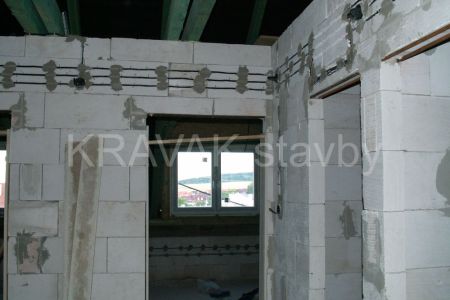 rekonstrukce RD_01_Brno venkov_20060715chodba jih 2  MORj  MORo  .JPG