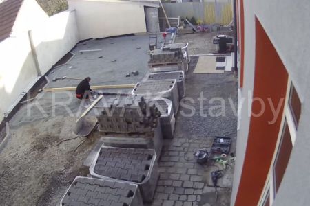 zamkova dlazba_01_20181115_37_12.05hod_rous_dvur_video casosber DVUR.jpg