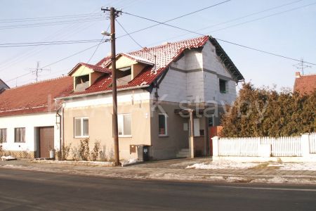 rekonstrukce RD_01_Brno venkov_20051124Hotová střecha 1  MORs  MORt  .JPG