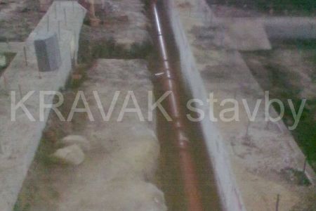 rekonstrukce bytovy dum_01_Brno venkov_20151007_Obraz3530_Rousinov stavba .jpg