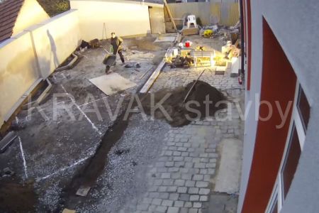 zamkova dlazba_01_20181108_26_16.22hod_rous_dvur_video casosber DVUR.jpg