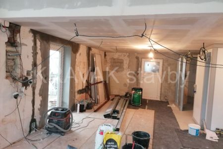 rekonstrukce interier_01_PV_20220128_154510  305  kvetinarstvi.jpg