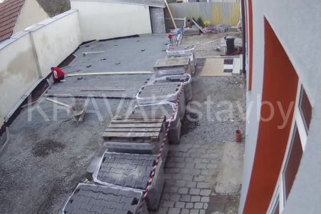 zamkova dlazba_01_20181115_38_16.05hod_rous_dvur_video casosber DVUR.jpg