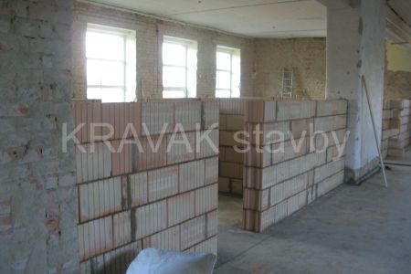 rekonstrukce bytovy dum_01_Brno venkov_20151116_105652_Rousinov stavba .JPG