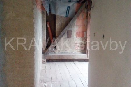 rekonstrukce bytovy dum_01_Brno venkov_20180201_1110221_podkrovi Rousinov STAVBAB .jpg