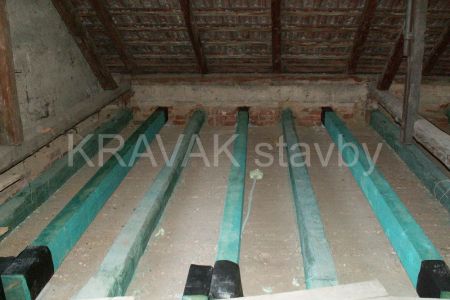 rekonstrukce RD_01_Brno venkov_20051004trámy-jihovýchodní část  MORi  MORá j.JPG