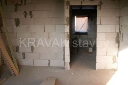 rekonstrukce RD_01_Brno venkov_20051210Nádstavba uvnitř - děcák západ 3k  MORb  MORd v.JPG