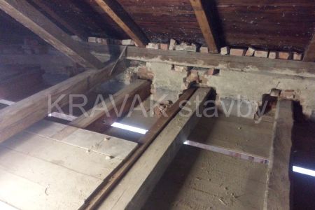 rekonstrukce bytovy dum_01_Brno venkov_20160120_085024__Rousinov stavba .jpg